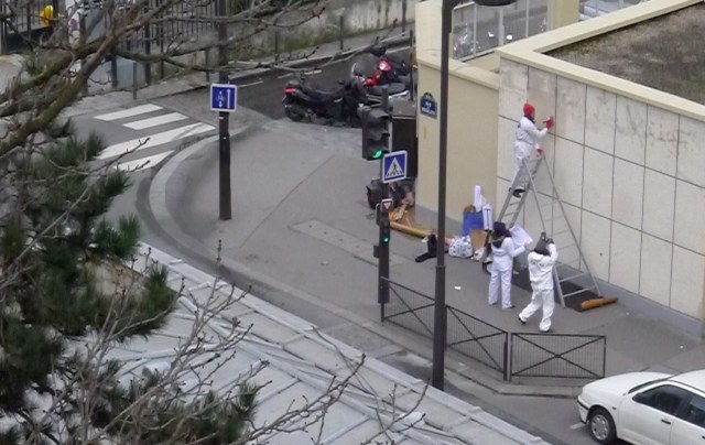 Dourone s'affiche 2 - Paris © Helen Doyle 2013 Dourone s'affiche 2 - Paris © Helen Doyle 2013