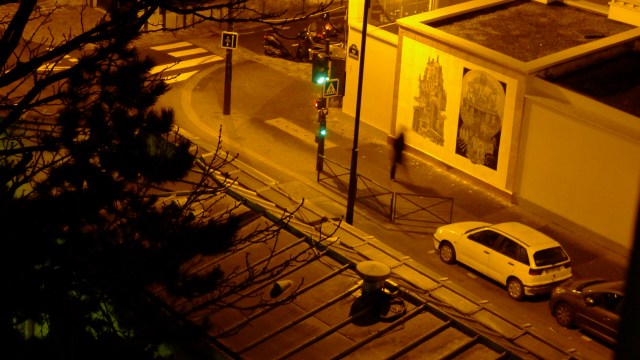 Dourone, Paris - murale la nuit © Helen Doyle 2013 Dourone, Paris - murale la nuit © Helen Doyle 2013