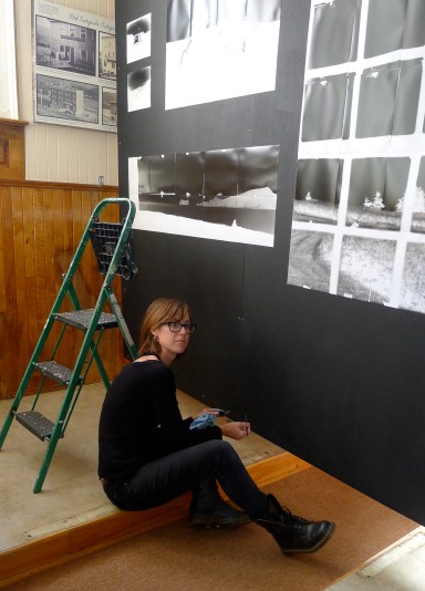 Dernières retouches de Mathilde © Helen Doyle Dernières retouches de Mathilde © Helen Doyle