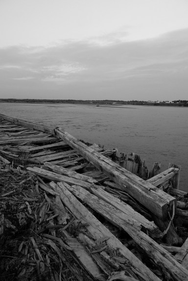 Quai abandonné © Helen Doyle 2013 Quai abandonné © Helen Doyle 2013