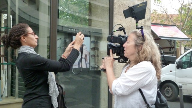 Nadia et Nathalie, tournage à Paris 2011 © Nicole Giguère