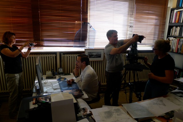 Tournage Séra dans son atelier © Helen Doyle