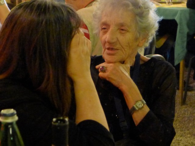 Cecilia Mangini et Helen Doyle, Rome un 22 juin © G. Bonneau / Tatouages de la mémoire P1020379