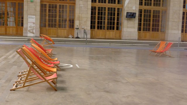 Sur les pavés © Helen Doyle 2014 P1080138