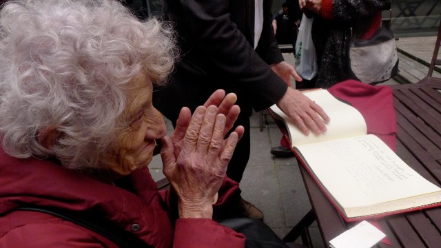 Et Cecilia d'applaudir © Helen Doyle 2014 P1080230