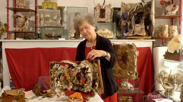 Danielle-Marie et «Le lecteur dévoré par les contes» © Helen Doyle 2014 - P1080341