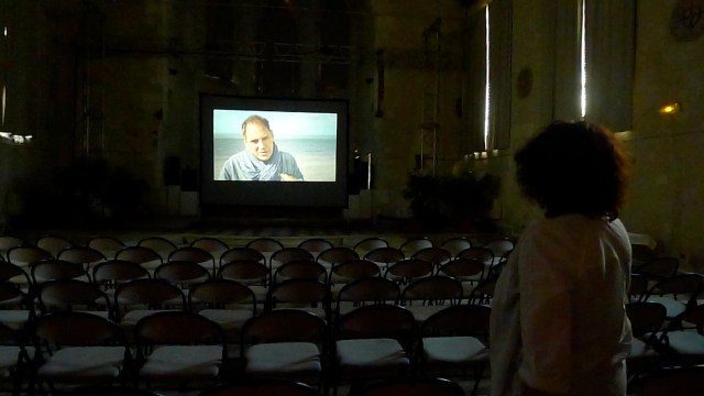 Test avant la projection avec Odile © Helen Doyle 2014 - P1080413